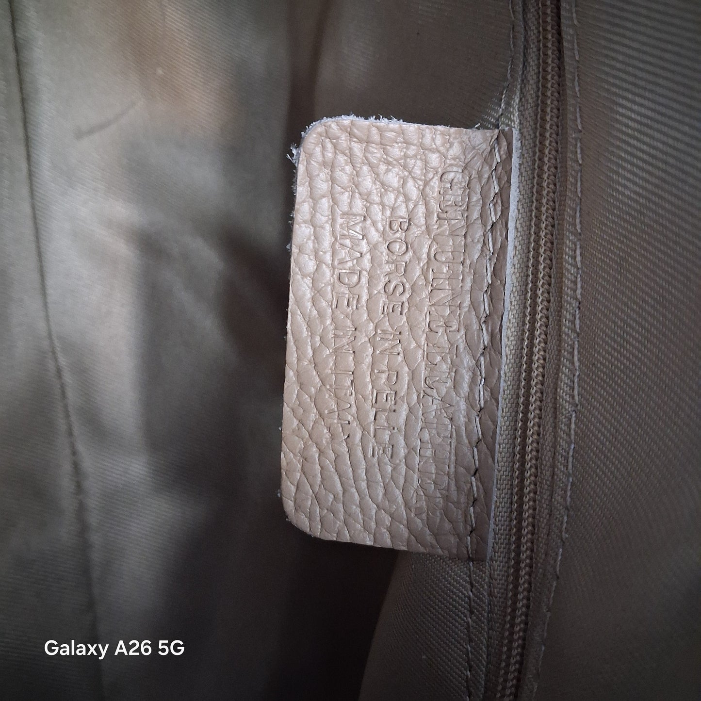 Borsa in Vera Pelle Martellata con Nappina e Manico Intrecciato - GrazieGio - GrazieGio