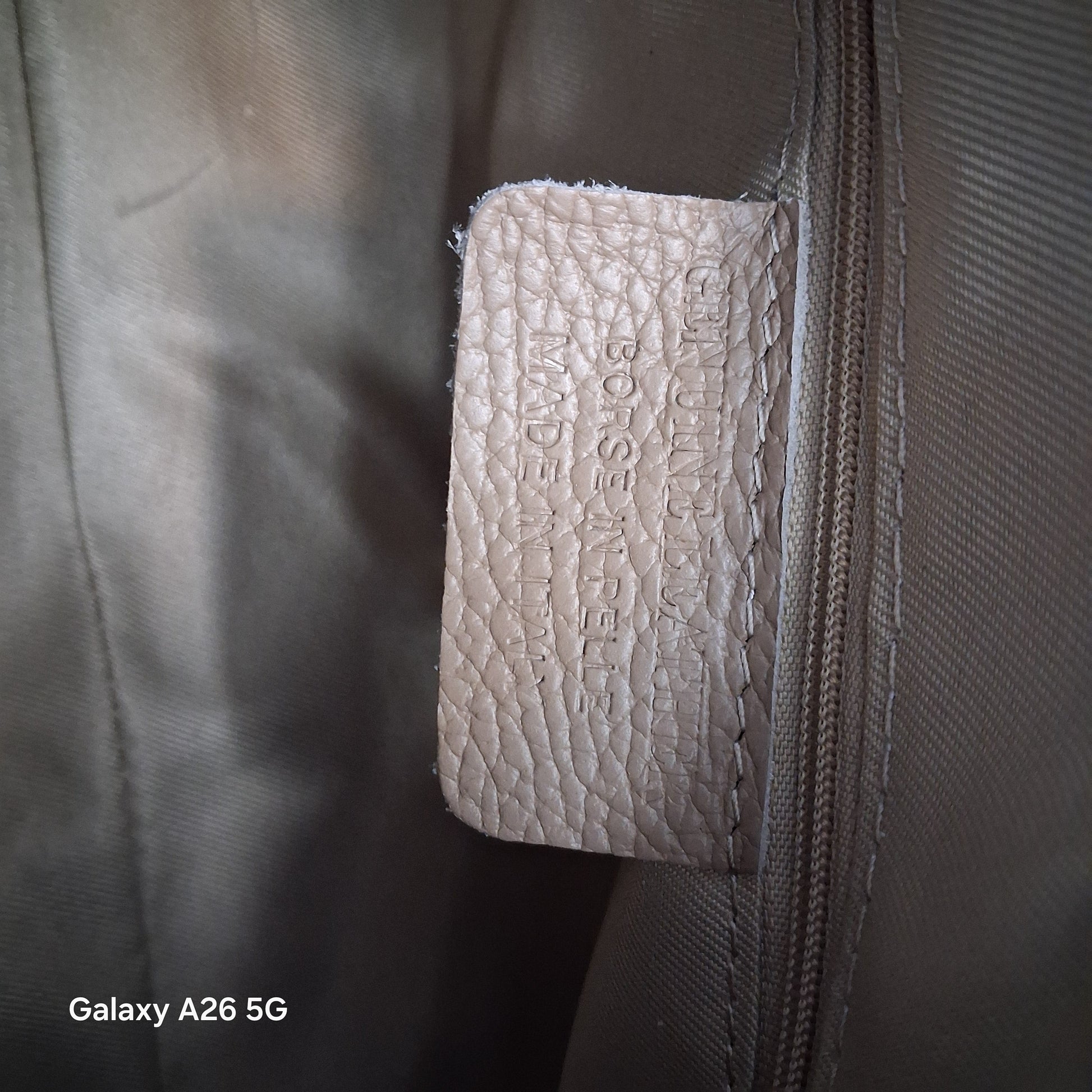 Borsa in Vera Pelle Martellata con Nappina e Manico Intrecciato - GrazieGio - GrazieGio